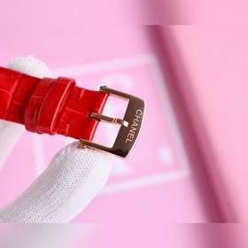 Женские механические часы Chanel Citizen представлены в соответст