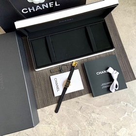 Женские кварцевые часы Chanel Black Gold Small Sugar Cube были со