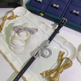 Chanel Ювелирные часы из серии RUBAN с ремешком, покрытые 18-кара
