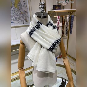 Новые модели от Chanel 【Шаль с двойной полоской C】 Шарф очень кра