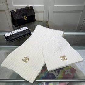 Популярный товар Chanel на Little Red Book, классический комплект