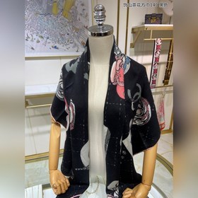 Новая модель «Маленький аромат» 【Сquare scarf with camellia desig