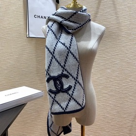 Chanel осенне-зимний шарф из очень мягкой шерсти. Этот шарф Chane