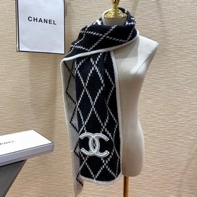 Chanel осенне-зимний шарф из очень мягкой шерсти. Этот шарф Chane