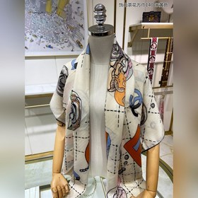 Новая модель «Маленький аромат» 【Сquare scarf with camellia desig