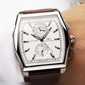 Новая репродукция серии IWC Da Vinci IW376419 сразу же после свое