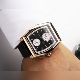 Новая репродукция серии IWC Da Vinci IW376419 сразу же после свое