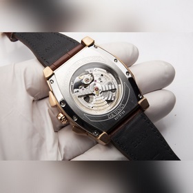 Новая репродукция серии IWC Da Vinci IW376419 сразу же после свое