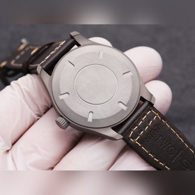 Серия IWC Spitfire, полностью автоматические механические часы из