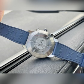 Новая модель полностью автоматического механического часового мех