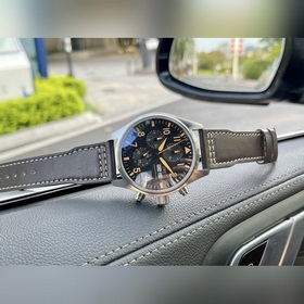 Новая модель полностью автоматического механического часового мех