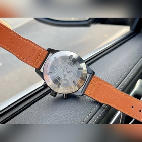 Новая модель полностью автоматического механического часового мех