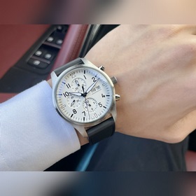 Новая модель полностью автоматического механического часового мех