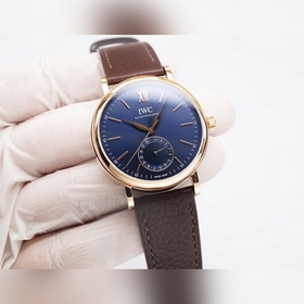IWC впервые представила серию Portofino (IW359201) с указателем д