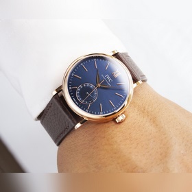 IWC впервые представила серию Portofino (IW359201) с указателем д