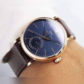 IWC впервые представила серию Portofino (IW359201) с указателем д