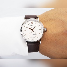 IWC впервые представила серию Portofino (IW359201) с указателем д