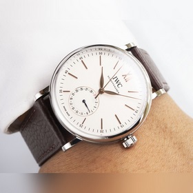 IWC впервые представила серию Portofino (IW359201) с указателем д