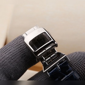 Женские часы Jaeger-LeCoultre Rendez-Vous из крокодиловой кожи с 