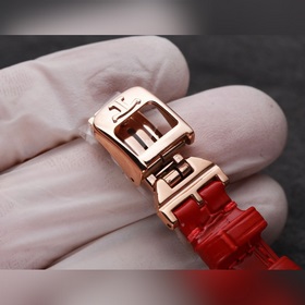 Часы Jaeger-LeCoultre Date 30 мм с календарем поступили в продажу