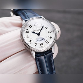 Часы Jaeger-LeCoultre Date 30 мм с календарем поступили в продажу