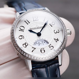 Часы Jaeger-LeCoultre Date 30 мм с календарем поступили в продажу