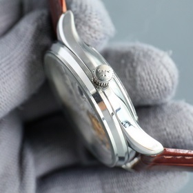 Мужские часы Jaeger Lecoultre серии North Star — это многофункцио