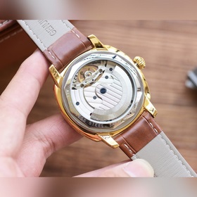 Мужчины любят  Часы с ажурным циферблатом 【Новинка】： эксклюзивна