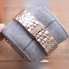 Cartier 【Cartier】 Новая серия часов Ronde Must, унаследовавшая к