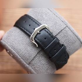Cartier 【Cartier】 Новая серия часов Ronde Must, унаследовавшая к
