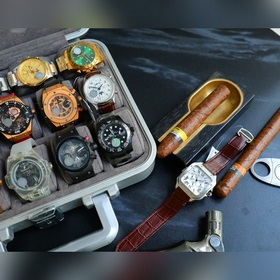 Бренд： Cartier Серия： Santos Тип механизма： автоматический механи