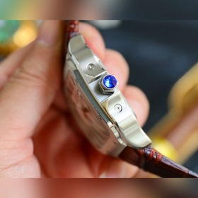 Бренд： Cartier Серия： Santos Тип механизма： автоматический механи