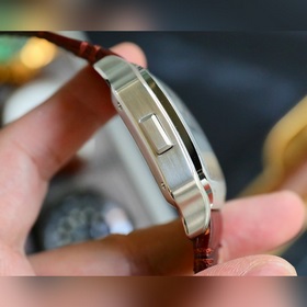 Бренд： Cartier Серия： Santos Тип механизма： автоматический механи