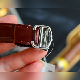 Бренд： Cartier Серия： Santos Тип механизма： автоматический механи