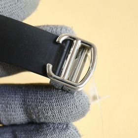 Бренд： Cartier Серия： Santos Тип механизма： автоматический механи