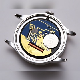 Часы Longines Pioneer серии Factory с размером 32×7 мм. Тонкий ко
