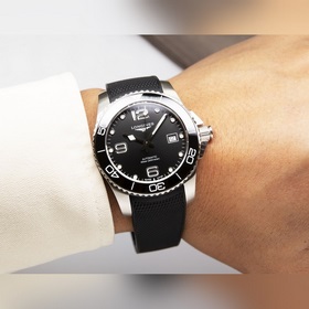 Longines Conquest, покоритель вод, слава пришла. Разрезая волны, 