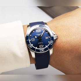 Longines Conquest, покоритель вод, слава пришла. Разрезая волны, 