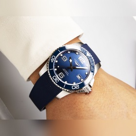 Longines Conquest, покоритель вод, слава пришла. Разрезая волны, 