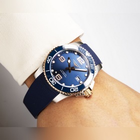 Longines Conquest, покоритель вод, слава пришла. Разрезая волны, 