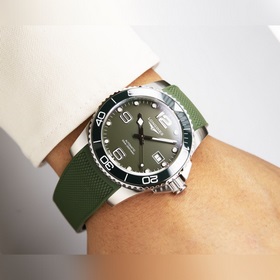 — Longines Conquest, повелитель вод, слава пришла. Разрезая волны