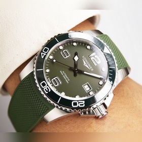 — Longines Conquest, повелитель вод, слава пришла. Разрезая волны
