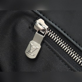 Высококачественная кожа M46451 черного цвета в серии Sac lat пред