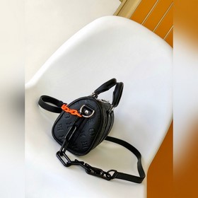 Эксклюзивная модель M20900 с цепочкой черного цвета и тиснением и