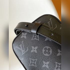 Эксклюзивная подлинная модель M82252 с черным цветовым решением. 