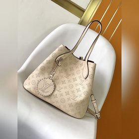 Средняя сумка BLOSSOM21850 Молочно-белая M21851 Черная M21852 Сер