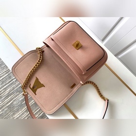 M57073 M57072 Эта сумка, созданная в классическом стиле портфеля,