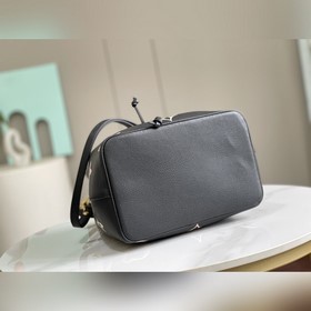 Зарубежный оригинал M45555. В этой модели средней величины сумки 