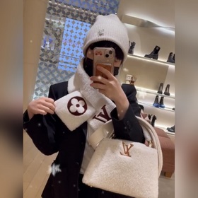 LV Shearling шарф Teddy – незаменимый аксессуар для осеннего и зи