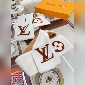 LV Shearling шарф Teddy – незаменимый аксессуар для осеннего и зи